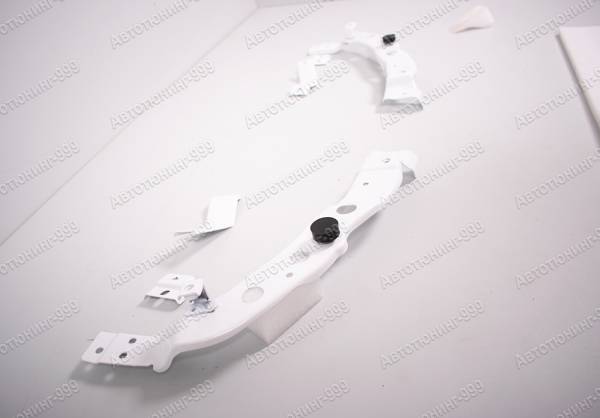 ���������� Toyota Land Cruiser 200 (����� Navigator)